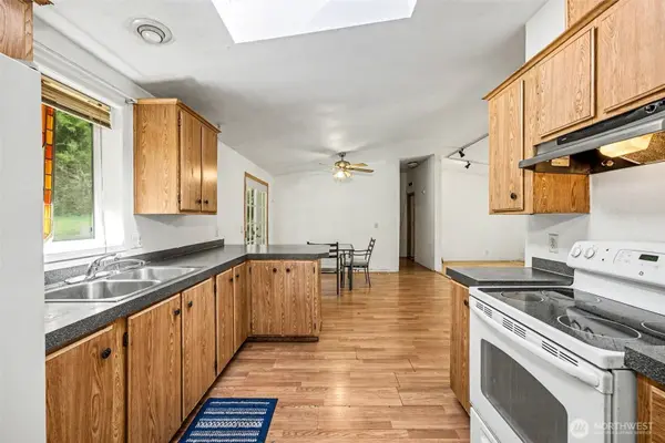 5709 366th ST S, Roy, WA 98580