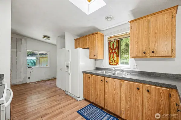 5709 366th ST S, Roy, WA 98580