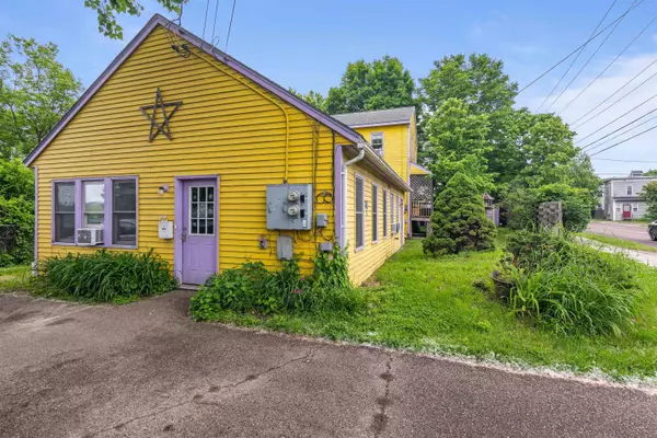 226 Manhattan DR, Burlington, VT 05401