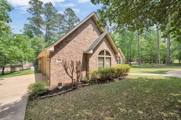 149 Broadmoor DR, Huntsville, TX 77340