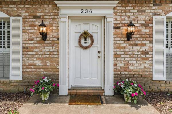 236 Pine Valley ST, Huntsville, TX 77320