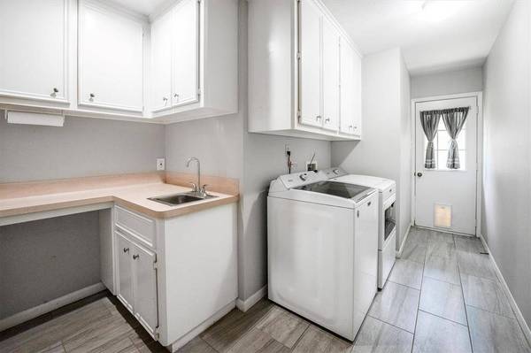 2217 Azalea CIR, Huntsville, TX 77340