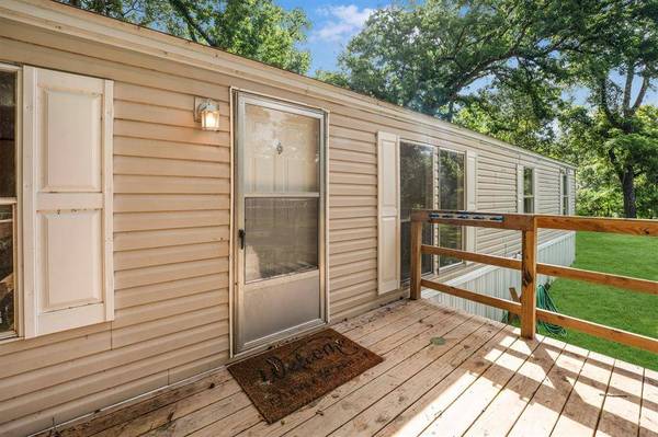 2 Creek RD, Huntsville, TX 77320