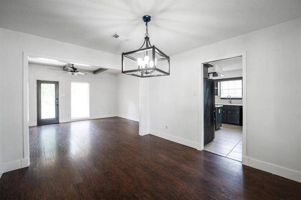 1001 Cherry Hills DR, Huntsville, TX 77340