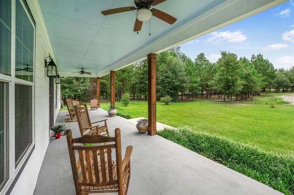 1022 Fm 1696 RD W, Huntsville, TX 77320