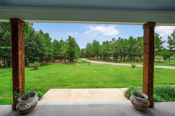 1022 Fm 1696 RD W, Huntsville, TX 77320