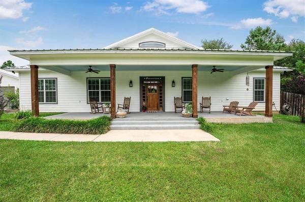 1022 Fm 1696 RD W, Huntsville, TX 77320