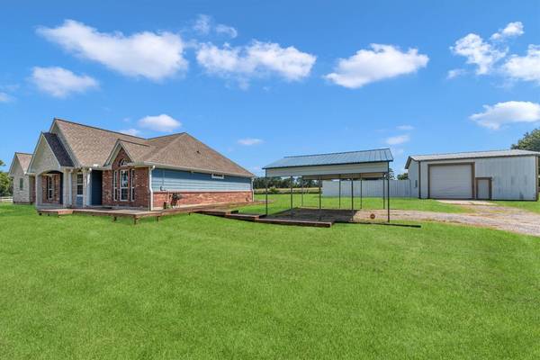 17 Watson Lake RD, Huntsville, TX 77340