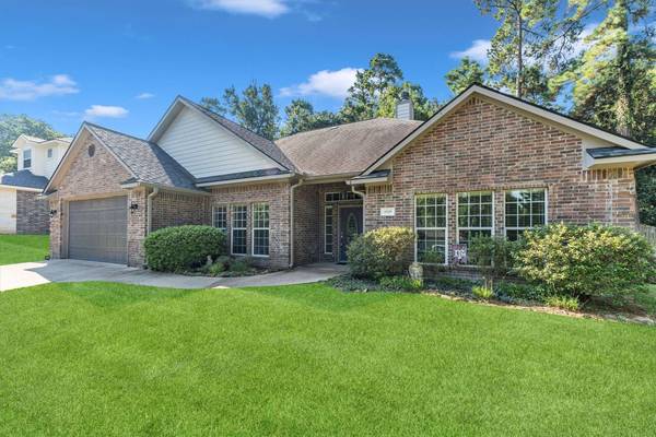 1929 Foxbriar, Huntsville, TX 77340