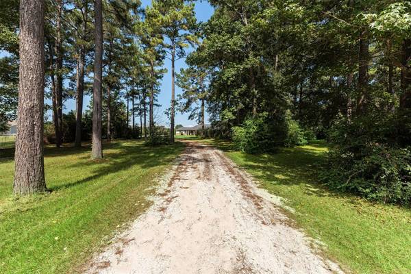 57 Vela RD, Huntsville, TX 77340