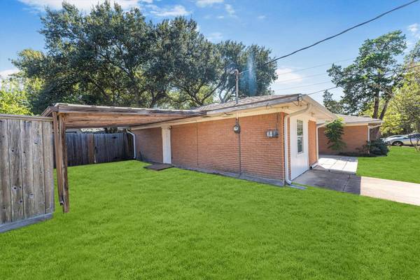 1529 Pin Oak DR, Huntsville, TX 77340