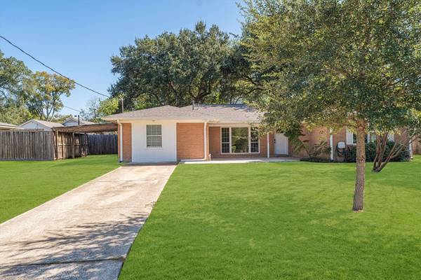 1529 Pin Oak DR, Huntsville, TX 77340