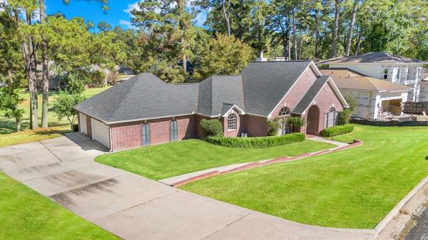 636 Hillcrest DR, Huntsville, TX 77340