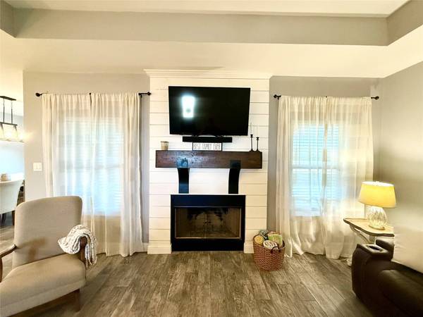 4221 FM 876, Waxahachie, TX 75167