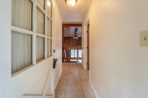 7 Lake DR, Huntsville, TX 77320