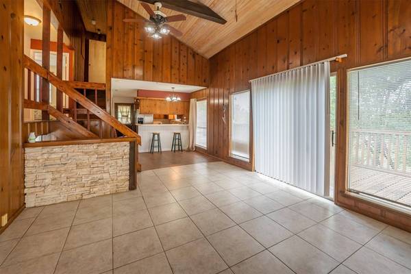 7 Lake DR, Huntsville, TX 77320