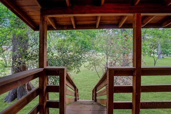 7 Lake DR, Huntsville, TX 77320