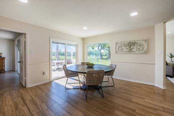 152 Waters Edge at 18th, Huntsville, TX 77340
