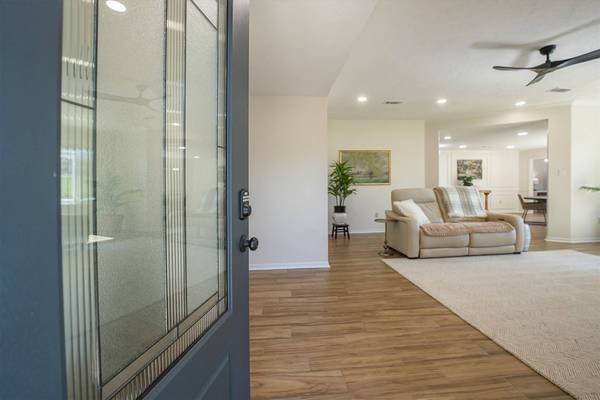 152 Waters Edge at 18th, Huntsville, TX 77340