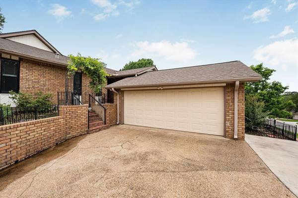 479 Cherry Hills DR, Huntsville, TX 77340