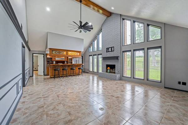 479 Cherry Hills DR, Huntsville, TX 77340
