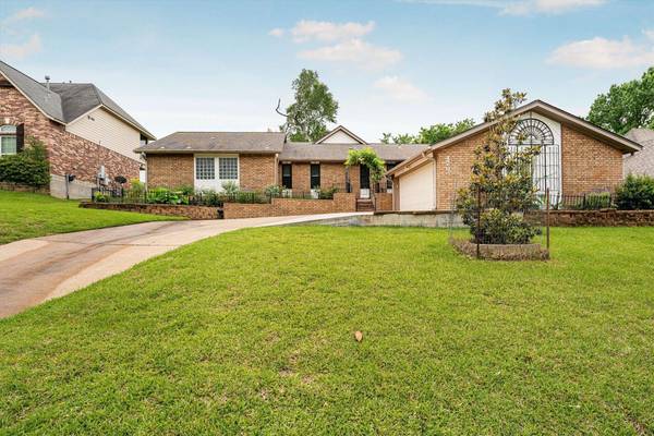 479 Cherry Hills DR, Huntsville, TX 77340