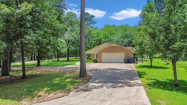 361 Forest LN, Huntsville, TX 77340