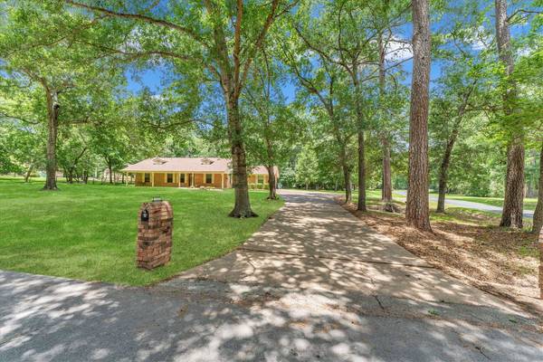 361 Forest LN, Huntsville, TX 77340