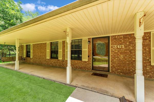 361 Forest LN, Huntsville, TX 77340