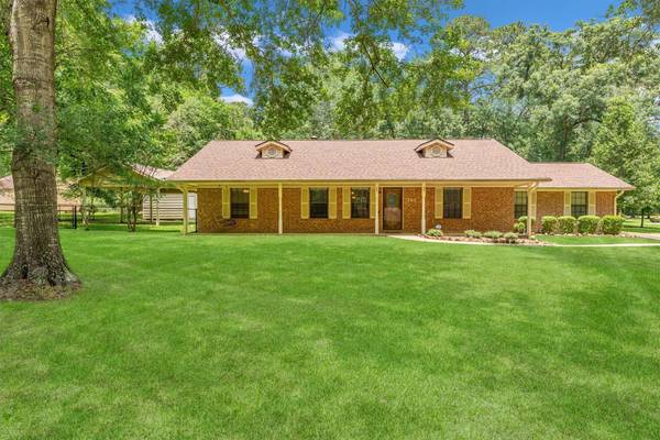 361 Forest LN, Huntsville, TX 77340