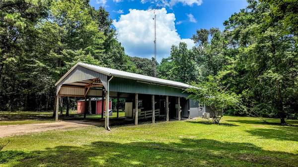 127 Buckthorn Acres DR, Huntsville, TX 77340