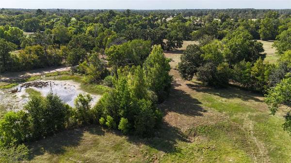 476 Rosenwall RD, Huntsville, TX 77320