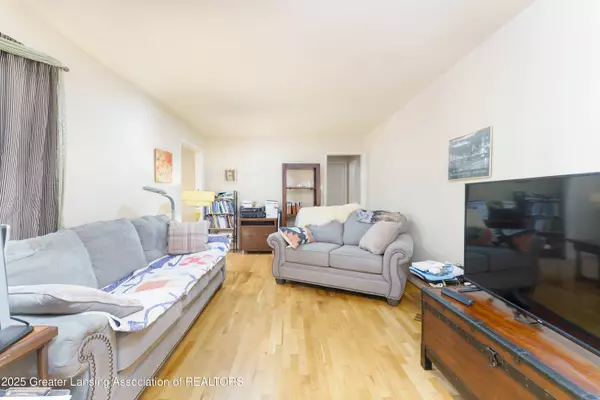 696 Beech ST, East Lansing, MI 48823