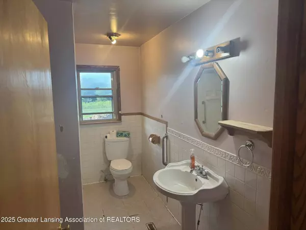 10122 Jones RD, Bellevue, MI 49021