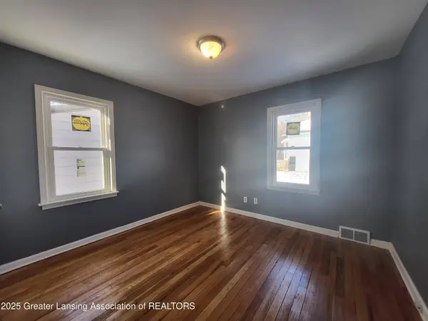 2302 Maplewood AVE, Lansing, MI 48910