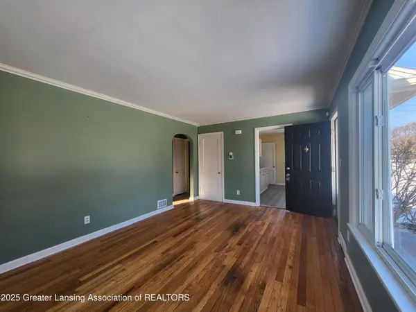 2302 Maplewood AVE, Lansing, MI 48910