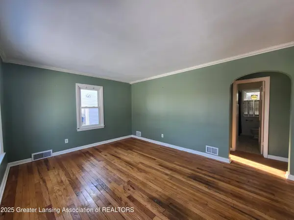 2302 Maplewood AVE, Lansing, MI 48910