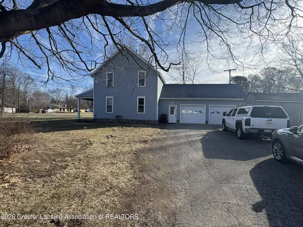 1674 E Clinton TRL, Charlotte, MI 48813