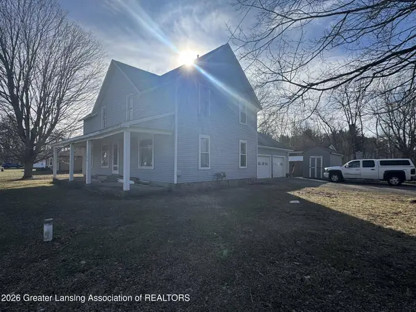 1674 E Clinton TRL, Charlotte, MI 48813