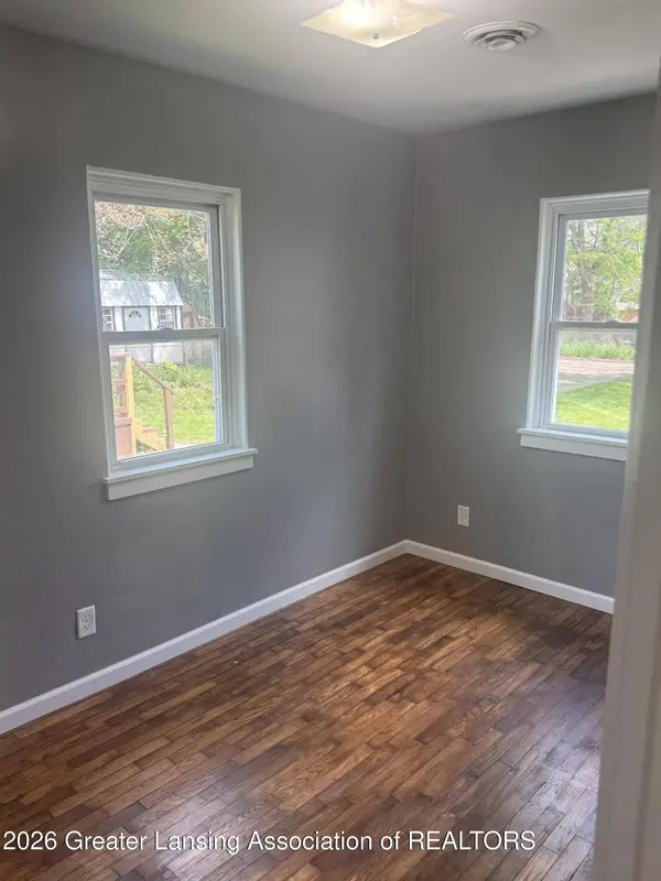 517 S Fairview AVE, Lansing, MI 48912
