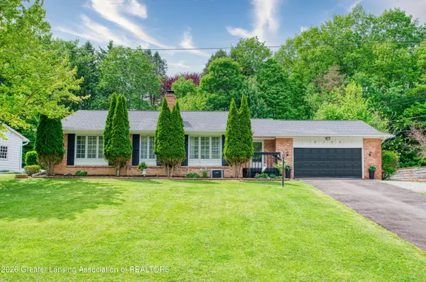 2133 Wayland DR, Lansing, MI 48917