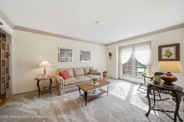 8352 Alta Vista DR, Pinckney, MI 48169