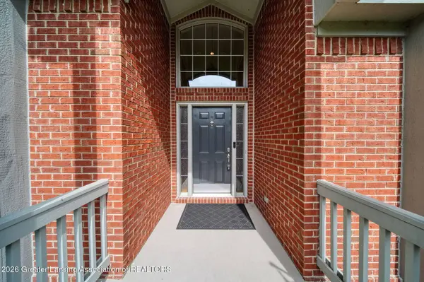 8352 Alta Vista DR, Pinckney, MI 48169