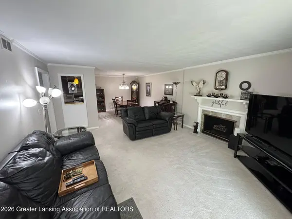1740 Wellington RD #110, Lansing, MI 48910