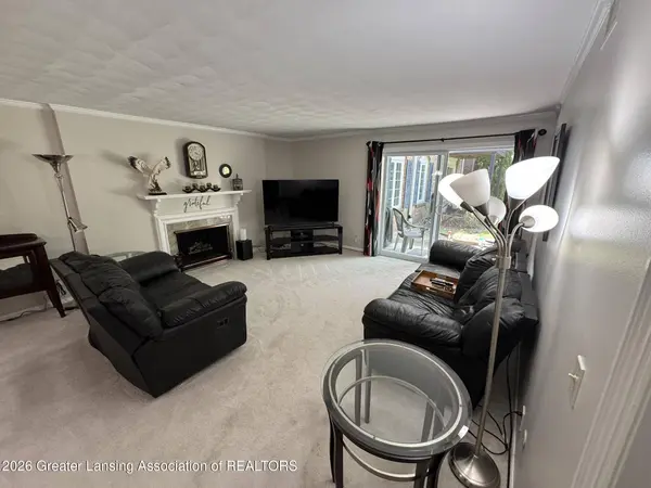 1740 Wellington RD #110, Lansing, MI 48910