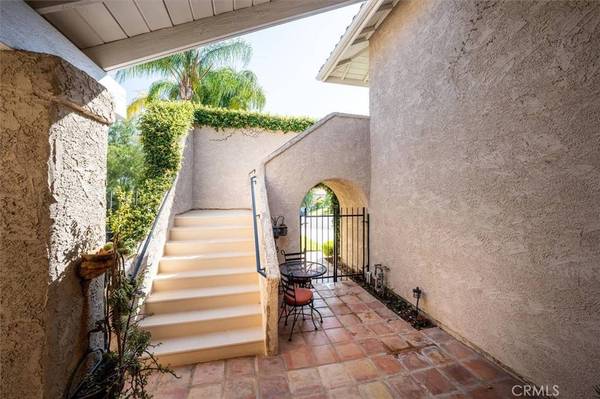 23461 Darcy LN, Newhall, CA 91321