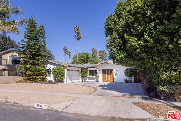 19837 Gilmore St, Woodland Hills, CA 91367