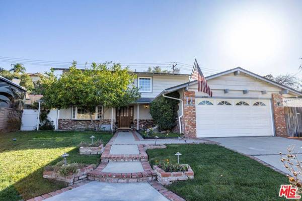 23806 Daisetta Dr, Newhall, CA 91321