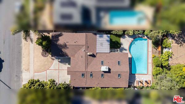 19837 Gilmore St, Woodland Hills, CA 91367