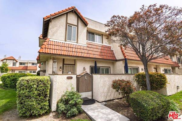 17955 River Cir #1, Canyon Country, CA 91387